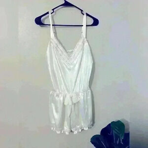 Flora Nikrooz Satin Night Sleepwear Jumper in Ivory Size Medium